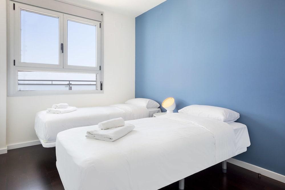 Olala Port Forum Apartments 圣阿德里安-德贝索斯 外观 照片