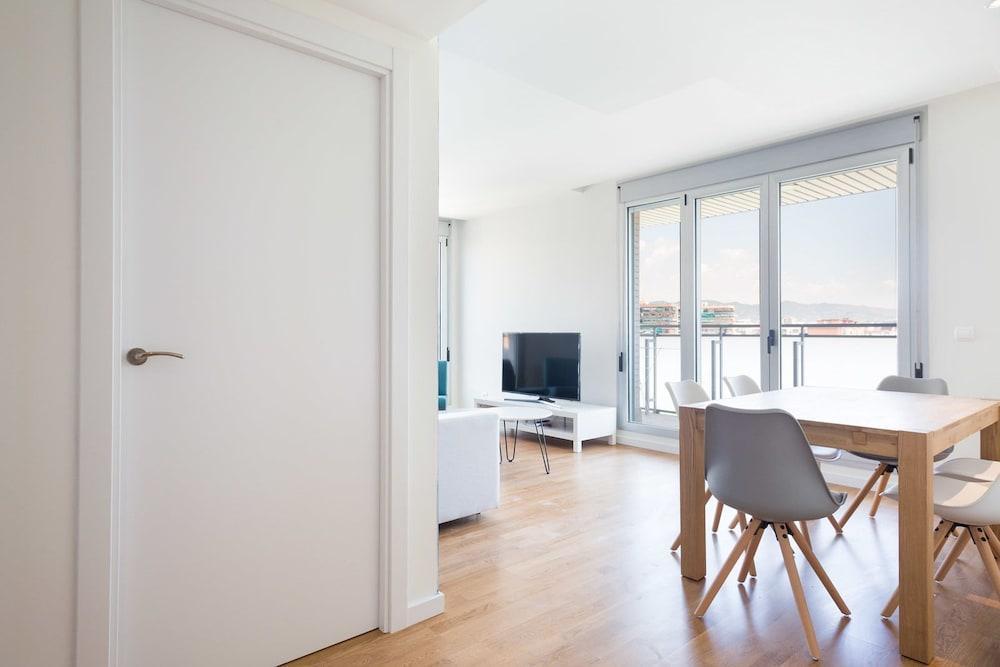 Olala Port Forum Apartments 圣阿德里安-德贝索斯 外观 照片