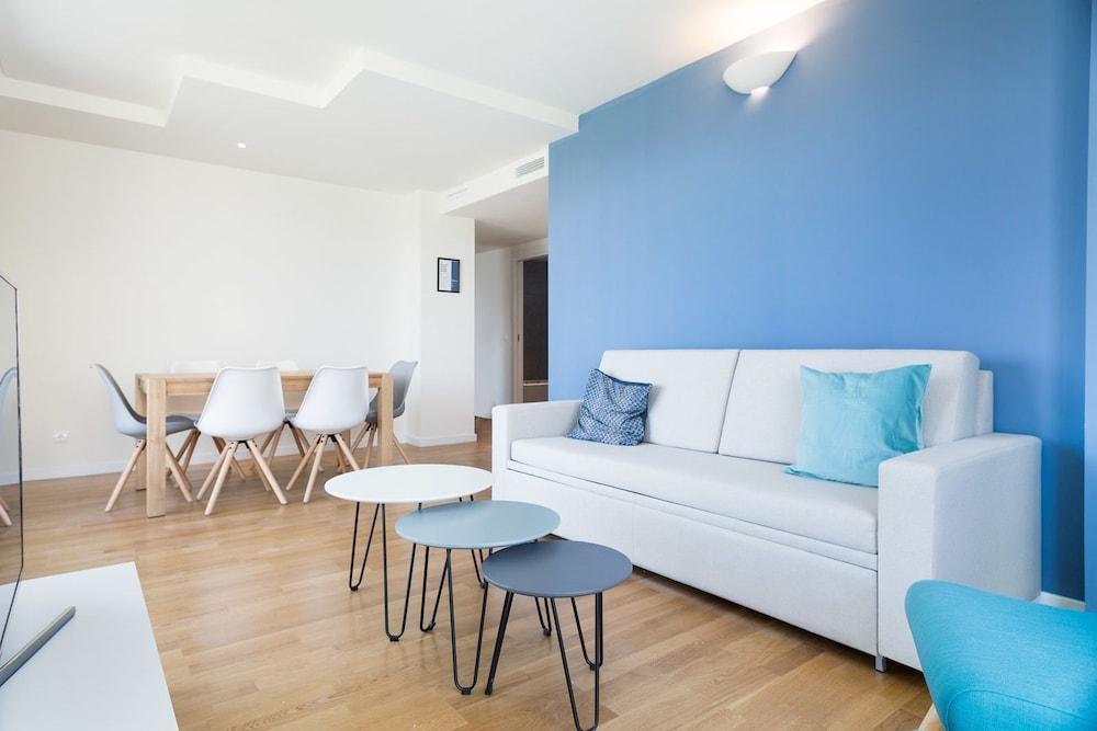 Olala Port Forum Apartments 圣阿德里安-德贝索斯 外观 照片