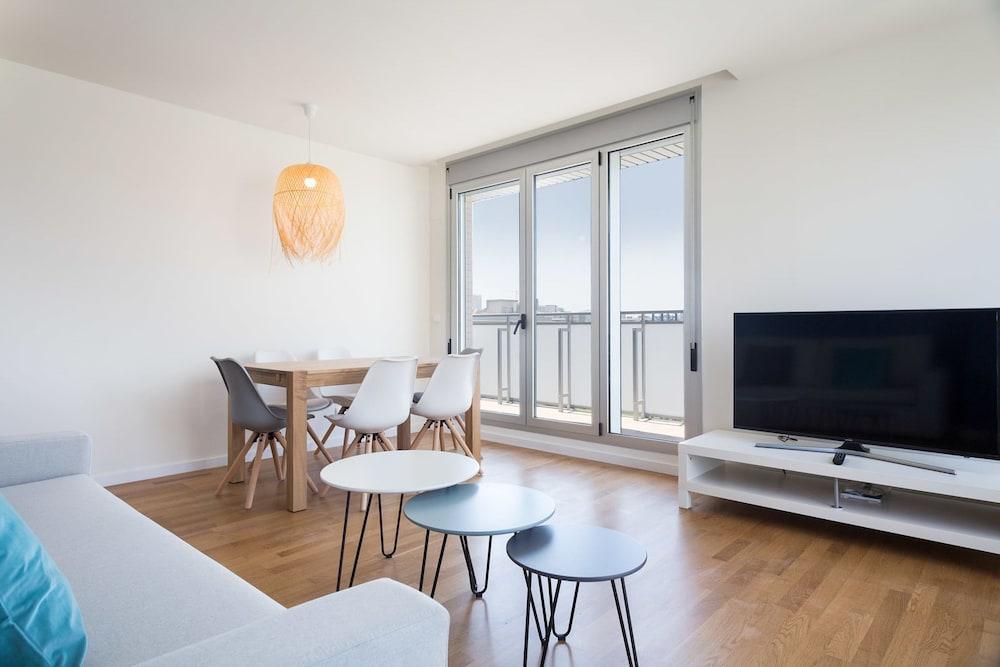 Olala Port Forum Apartments 圣阿德里安-德贝索斯 外观 照片