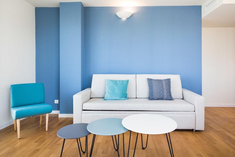 Olala Port Forum Apartments 圣阿德里安-德贝索斯 外观 照片